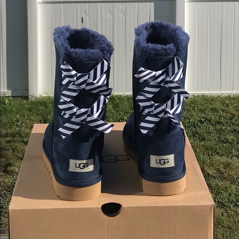 UGG Bailey Bow Diagonal Stripe Boot - Picture 7 of 10
